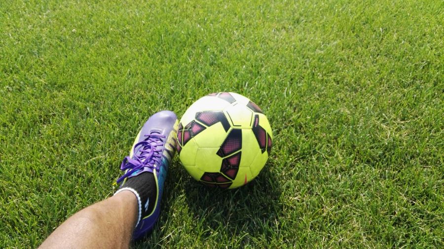 How to play and enjoy Fantasy Football with friends
